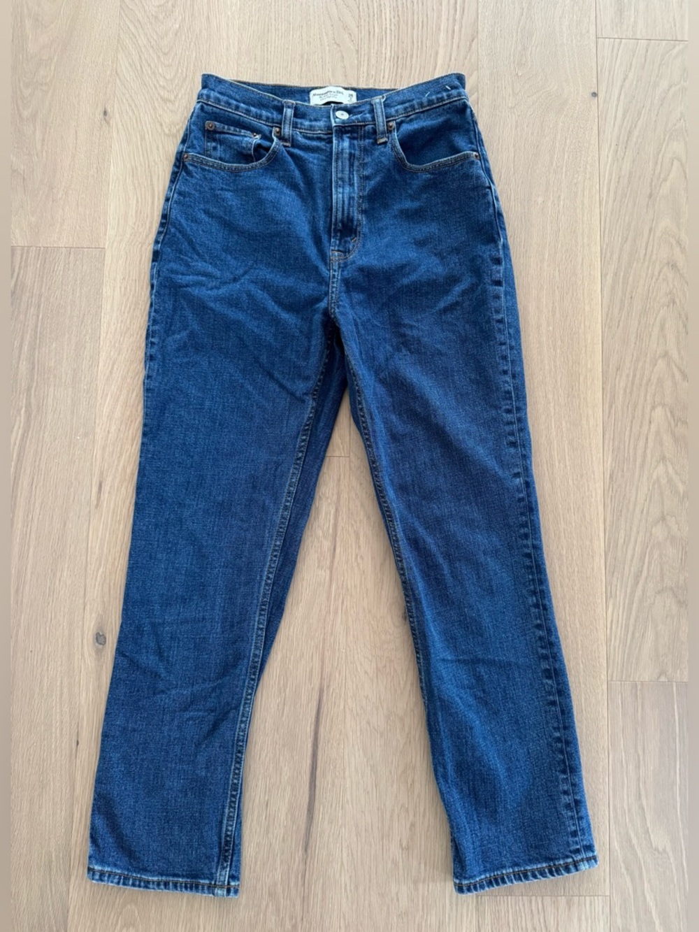 Abercrombie & Fitch Women’s The Ankle Straight Utra High Rise Jeans - Size 26/2 - Picture 2 of 4